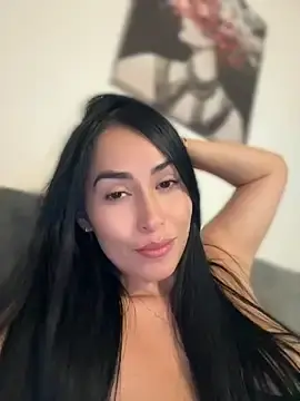 Stripchat Live Sex Cam of areviklusine1