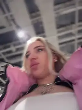 Stripchat Live Sex Cam of pinkstar_