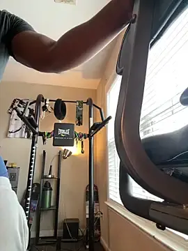 Stripchat Live Sex of KeYBuMp323