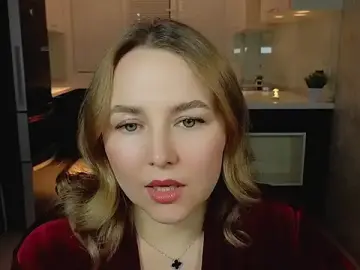 Stripchat Sex Cam of Mira_Mermayd