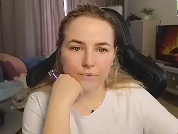 Stripchat Sex Cam of Mira_Mermayd