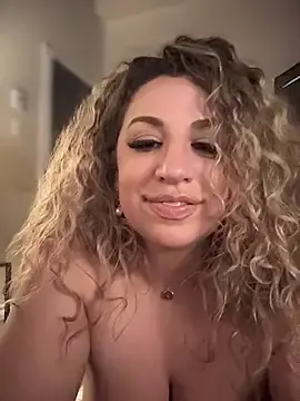 Stripchat Nude Webcam of miamellycious