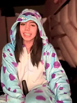 Stripchat Adult Webcam of Laura-Khalifa