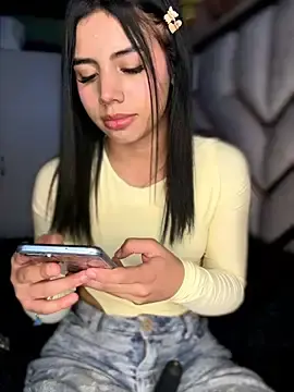 Stripchat Adult Video Chat of Laura-Khalifa