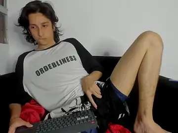 Stripchat Best Webcam of cirosky_elchicopolla