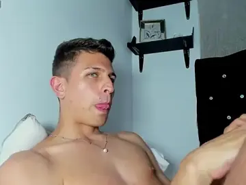 Stripchat Live Porn of kevin_ahss
