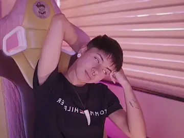 Stripchat Best live sex cam show of tommy_blue