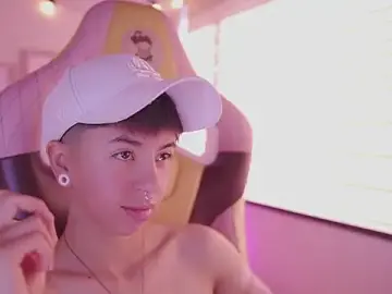 Stripchat Best live sex cam show of tommy_blue