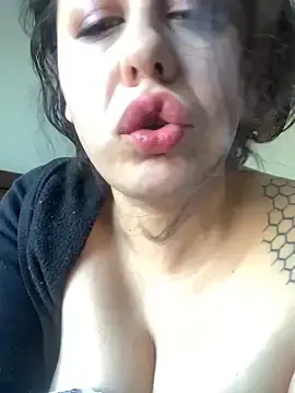 Stripchat Adult Webcam of holyeroticss