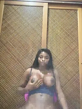Stripchat Live Sex Cam of RIODEDOIDEIRAEDAIANE