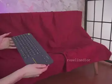 Stripchat Sex Cam of roselinedior