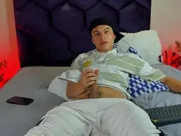 Stripchat Free Porn Cam of Dominik_Souza