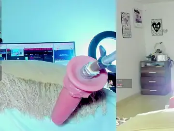 Stripchat Nude Webcam of Rosy_Emely