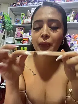 Stripchat Free Porn Cam of Sara_fun