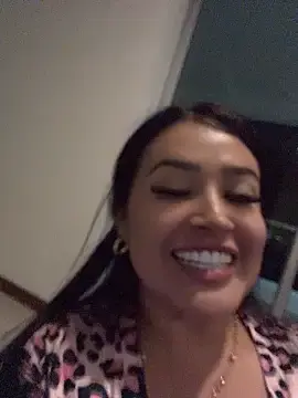 Stripchat Live Sex Cam of Sara_fun
