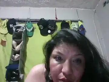 Stripchat Sex Cam of romi_goddess