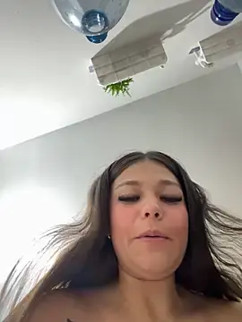 Stripchat Adult Webcam of Alyshanon18