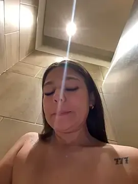 Stripchat Sex Cam of Alyshanon18