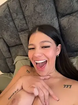 Stripchat Watch Live Sex Cams of Alyshanon18