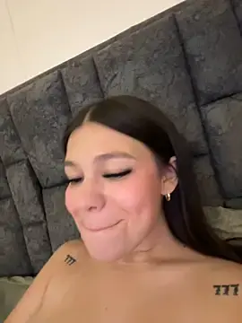 Stripchat Live Sex Cam of Alyshanon18
