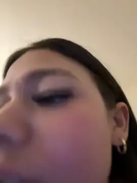 Stripchat Adult Webcam of Alyshanon18