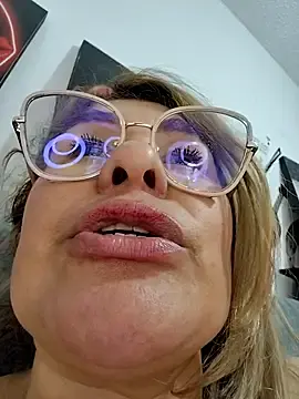 Stripchat Watch Live Sex Cams of AlexxiaaMat