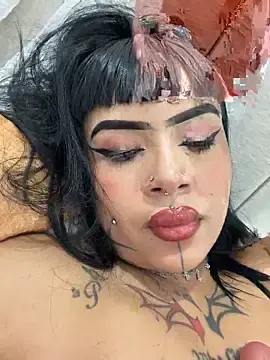 Stripchat Live Sex Cam of LauriInk1