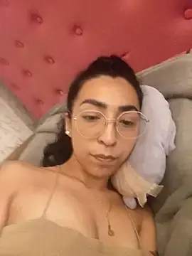 Stripchat Live Sex Cam of Yani-14