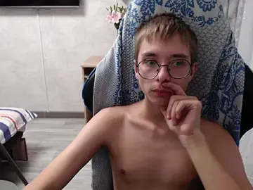 Stripchat Free Live Porn of glasses_cat