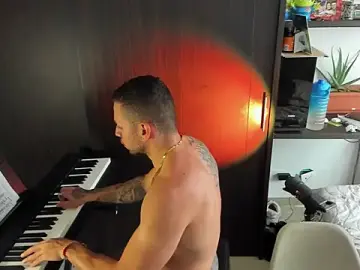 Stripchat Free Porn Cam of logan_smith