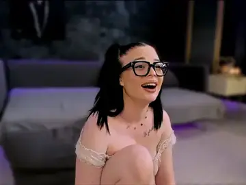 Stripchat Adult Video Chat of LoraIvone