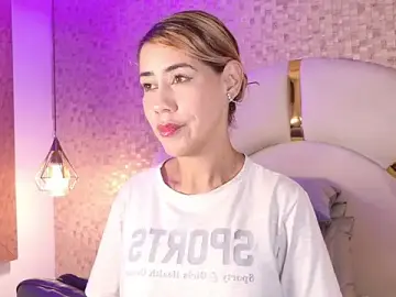 Stripchat Live Sex Cam of emmy_rose25