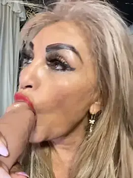 Stripchat Live Porn of scarlett_sexx69