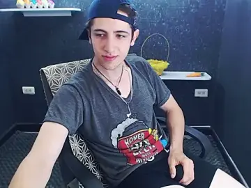 Stripchat Free Live Porn of Kerverr_