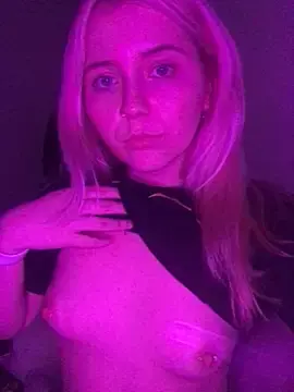 Stripchat Private Sex Chat of Blondie_Sofia_Essexbabe