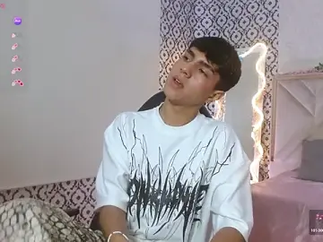 Stripchat Free Live Porn of Damian_tay