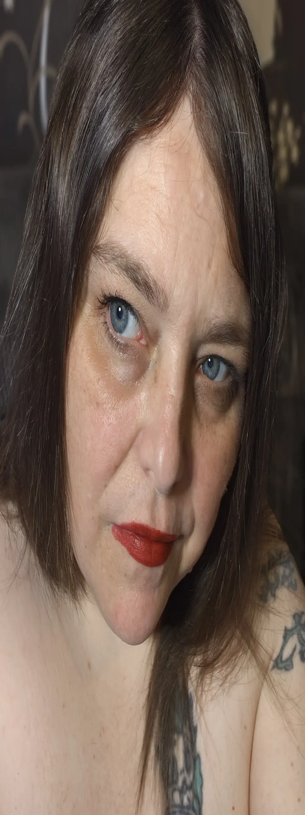 HousewifeMilf_Courtney