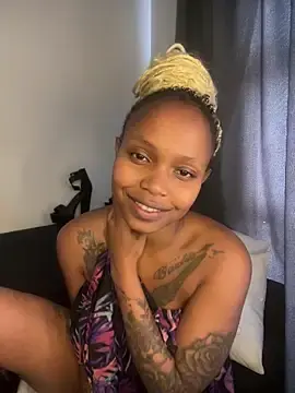 Stripchat Free Porn Cam of InkLady444