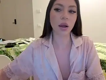 Stripchat Live Sex Cam of Jullyenn3