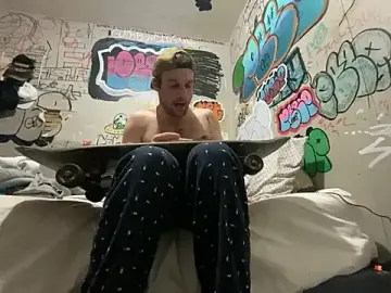 Stripchat Nude Webcam of gothboiplzty