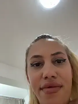 Stripchat Free Live Porn of CellineGold