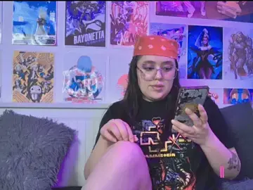 Stripchat Free Porn Cam of snowblack_