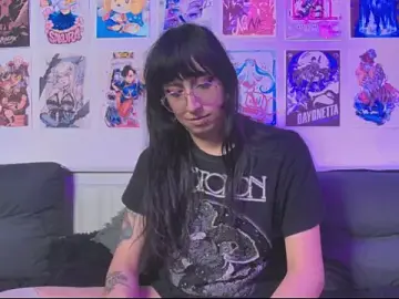 Stripchat Free Porn Cam of snowblack_