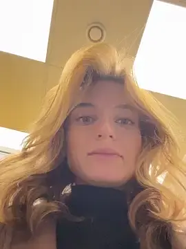 Stripchat Free Porn Cam of -AngelAri-
