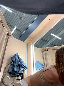 Stripchat Sex Cam of -AngelAri-
