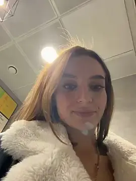 Stripchat Free Live Porn of -AngelAri-