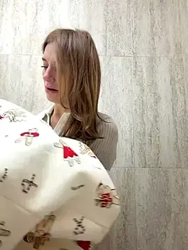 Stripchat Live Sex Cam of -AngelAri-