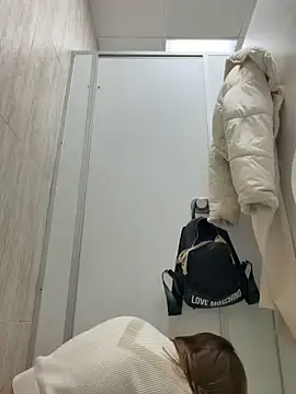 Stripchat Live Porn of -AngelAri-