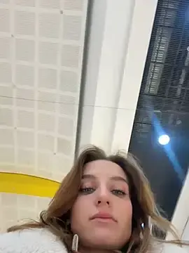 Stripchat Free Porn Cam of -AngelAri-