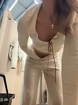 Stripchat Adult Video Chat of -AngelAri-